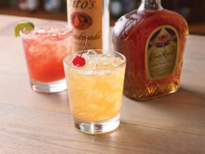 Crown Whiskey Sour / Bay Breeze