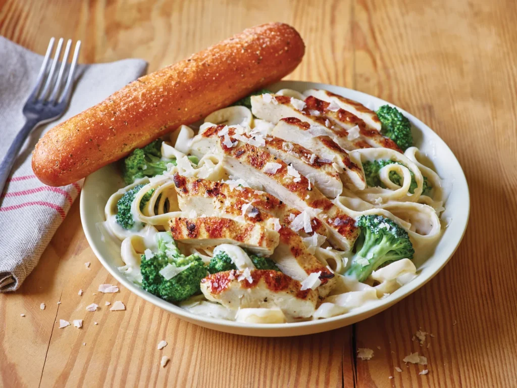 Classic Broccoli Chicken Alfredo — Applebee's at SaskHop Regina